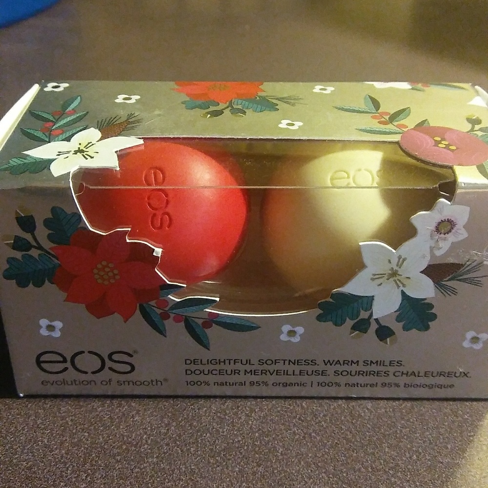 🎉EOS Holiday Lippies